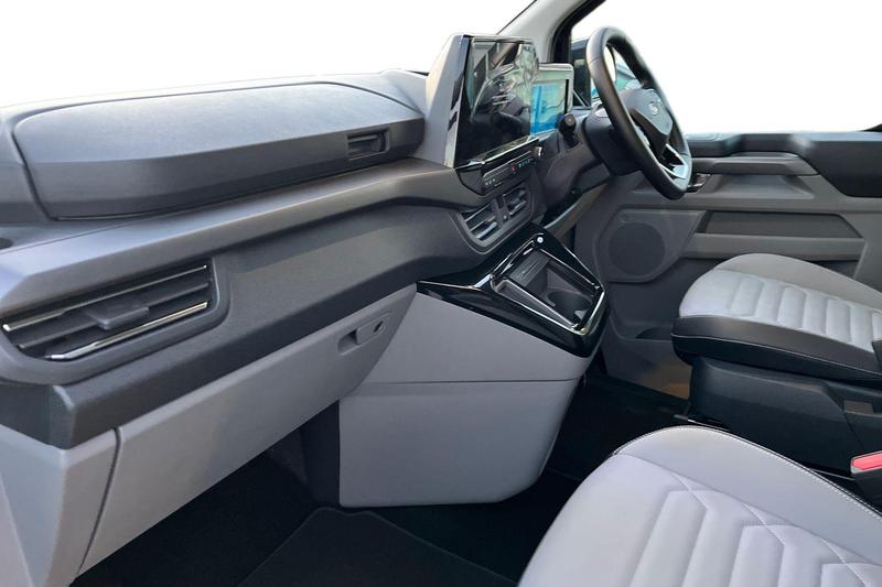 Used Ford E-Tourneo Custom 2025 for sale - 76830249: Photo 4