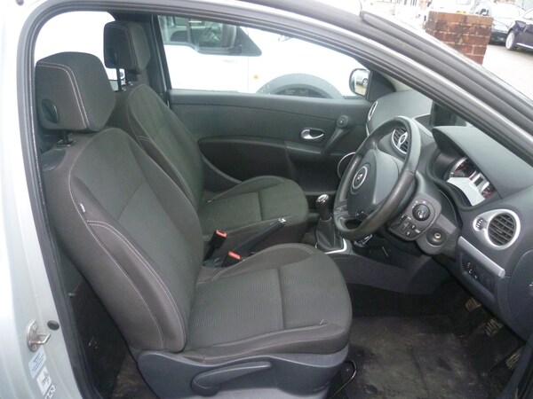 Used Renault Clio 2009 for sale - 73088016: Photo 2