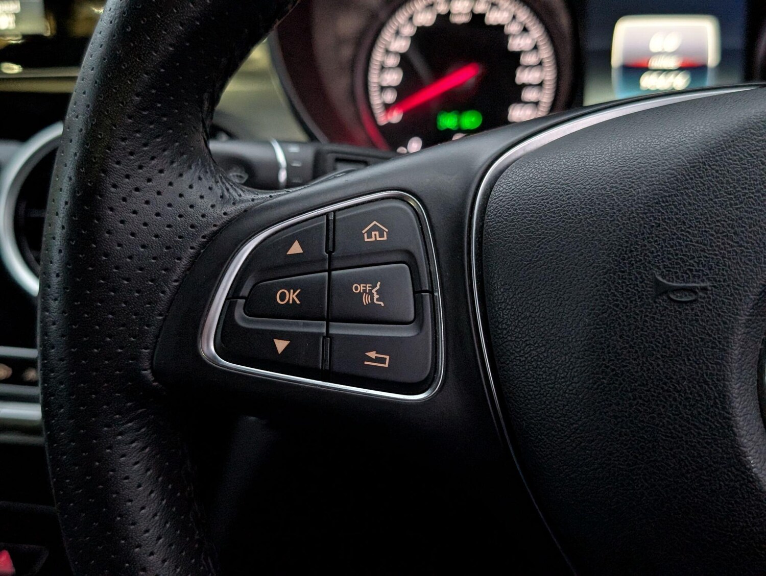 Used Mercedes-Benz C Class 2017 for sale - 77838935: Photo 39