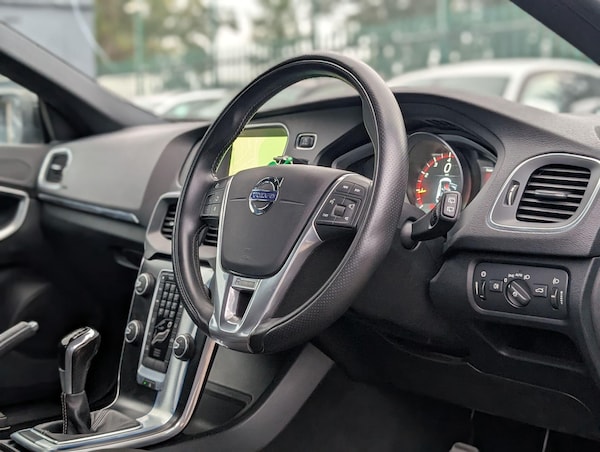 Used Volvo V40 2015 for sale - 76239146: Photo 15