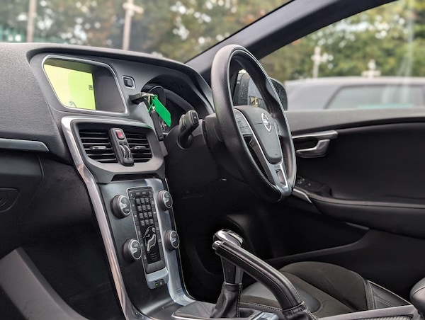Used Volvo V40 2015 for sale - 76239146: Photo 17