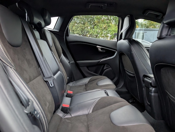 Used Volvo V40 2015 for sale - 76239146: Photo 21