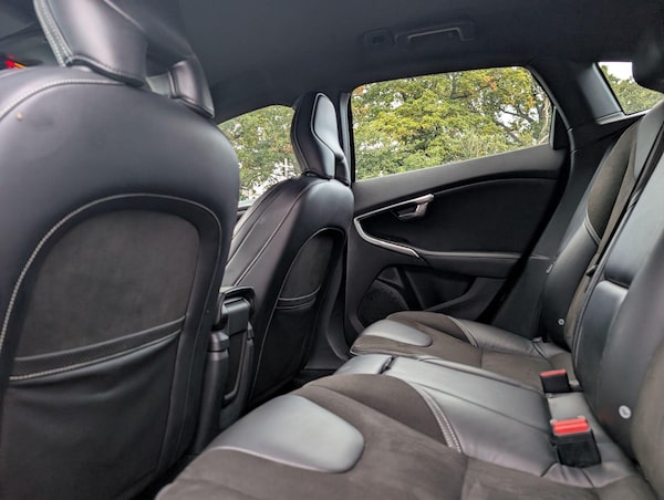 Used Volvo V40 2015 for sale - 76239146: Photo 25