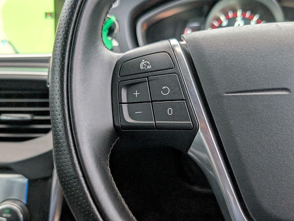 Used Volvo V40 2015 for sale - 76239146: Photo 26