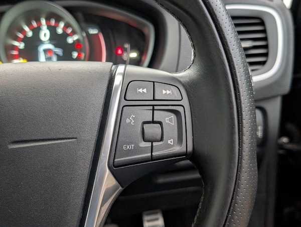 Used Volvo V40 2015 for sale - 76239146: Photo 28