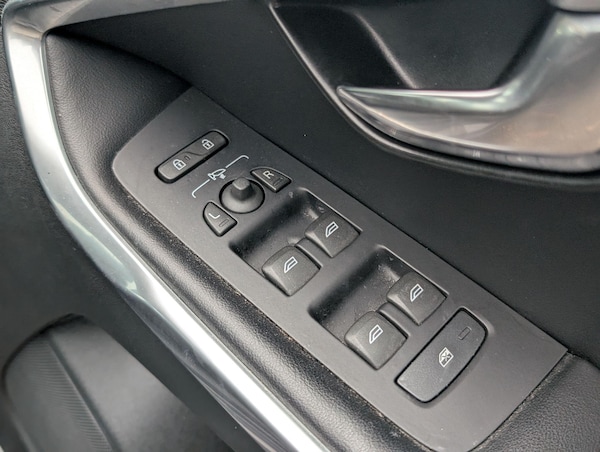 Used Volvo V40 2015 for sale - 76239146: Photo 39