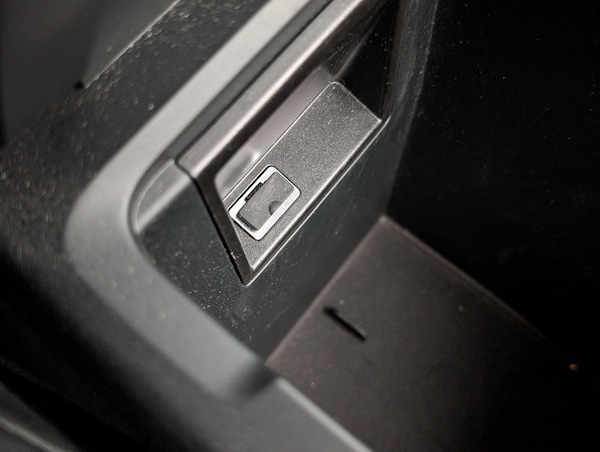 Used Volvo V40 2015 for sale - 76239146: Photo 47