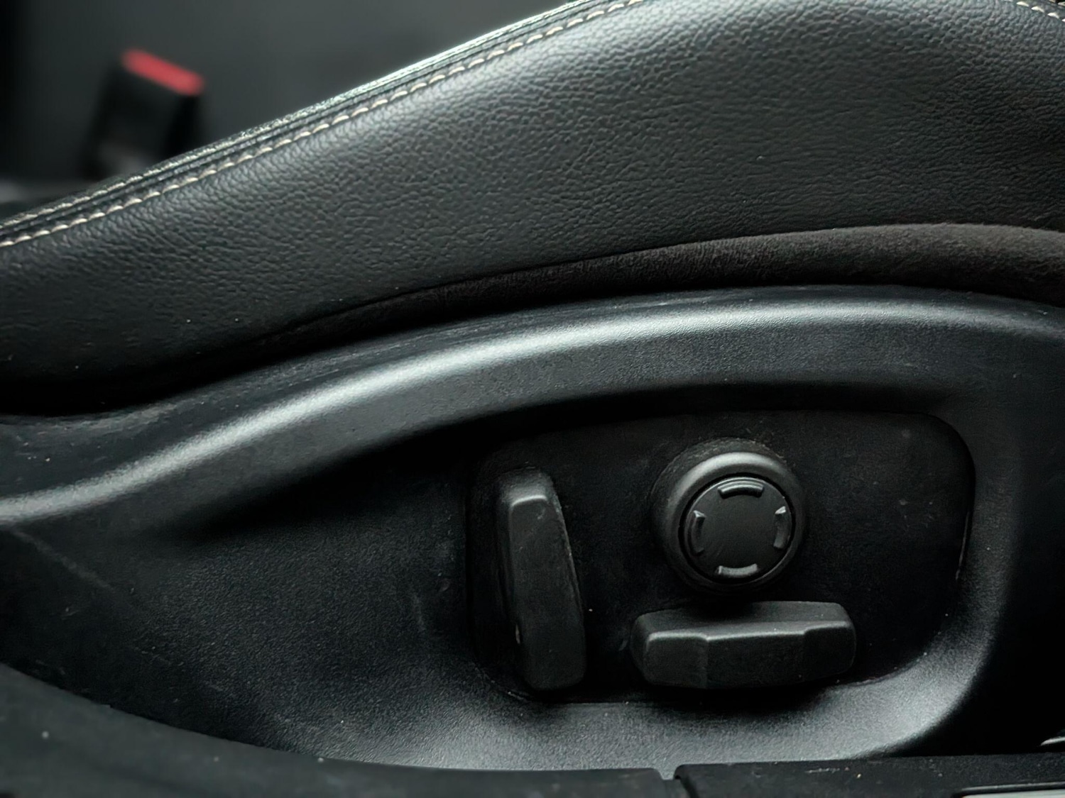 Used Jaguar XF 2017 for sale - 76360822: Photo 23
