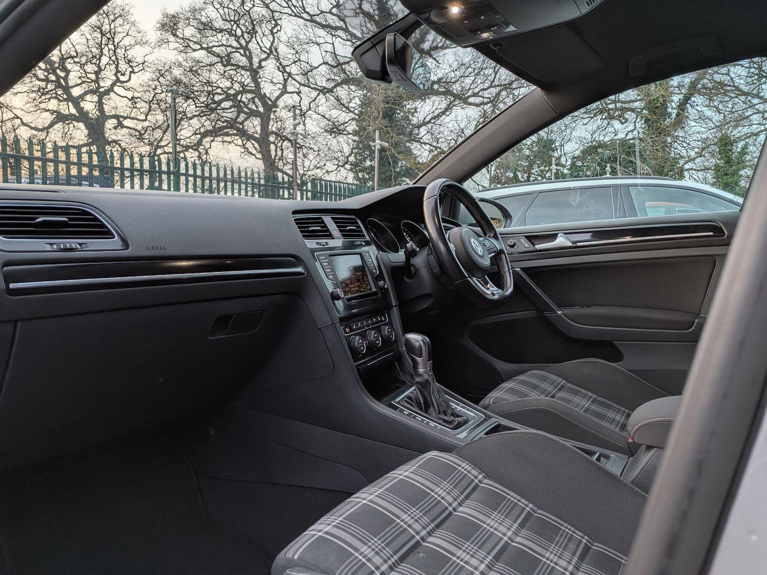 Used Volkswagen Golf 2016 for sale - 77049660: Photo 21