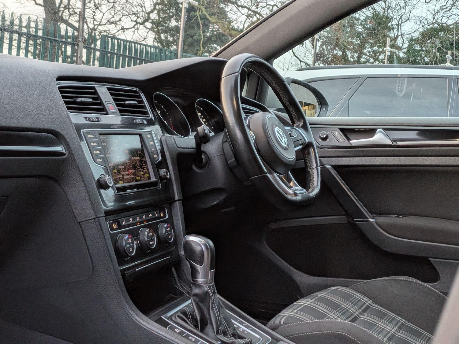 Used Volkswagen Golf 2016 for sale - 77049660: Photo 3