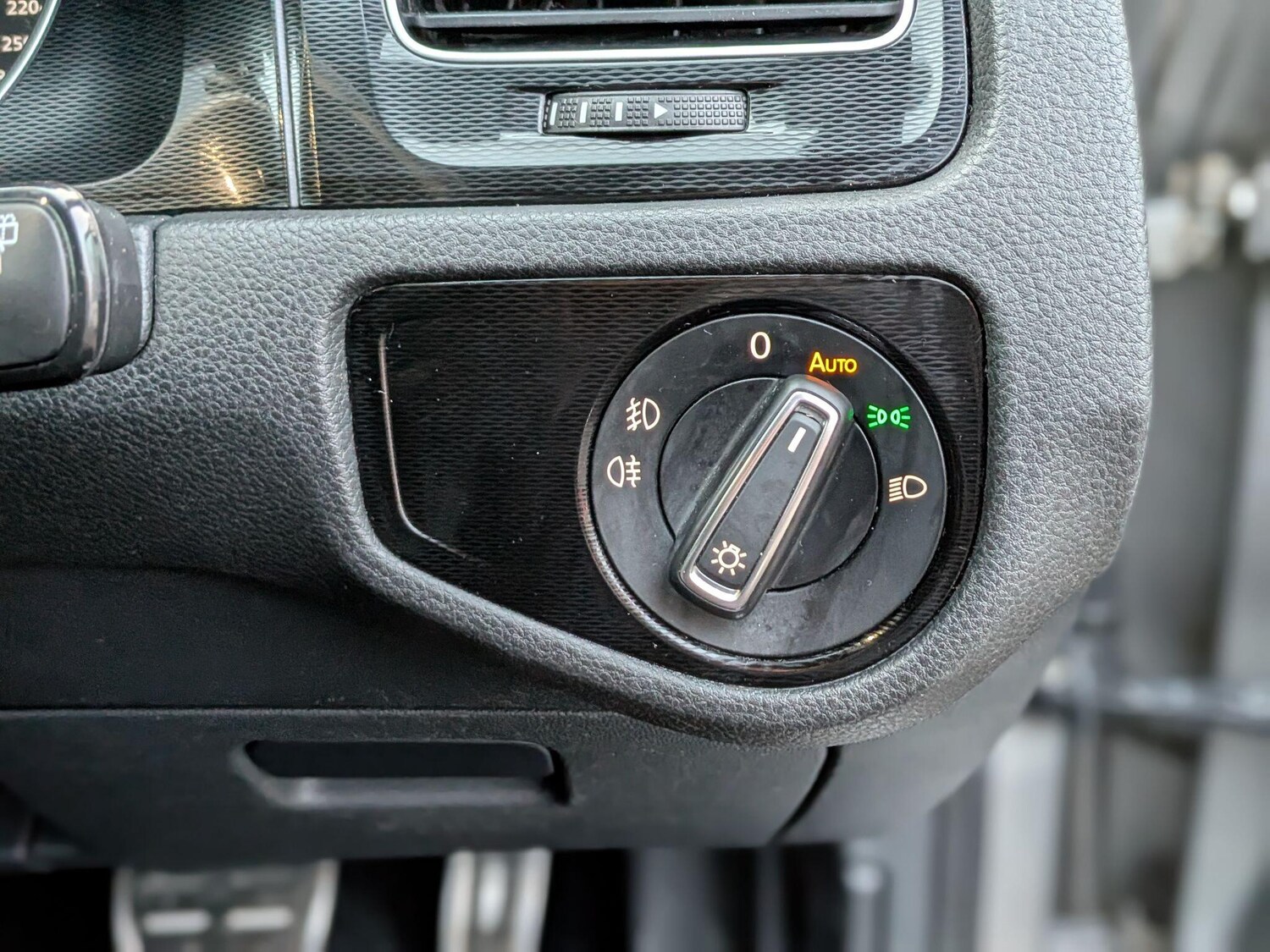 Used Volkswagen Golf 2016 for sale - 77049660: Photo 32