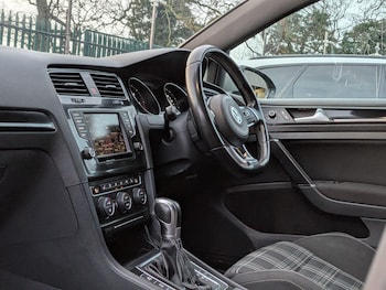 Used Volkswagen Golf 2016 for sale - 77049660: Photo