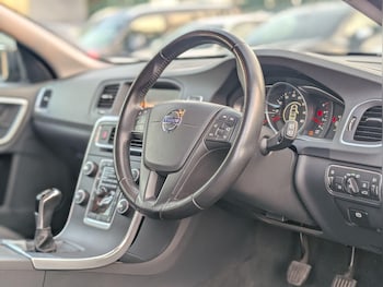 Used Volvo V60 2017 for sale - 75508207: Photo