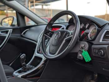 Used Vauxhall Astra 2012 for sale - 74503240: Photo