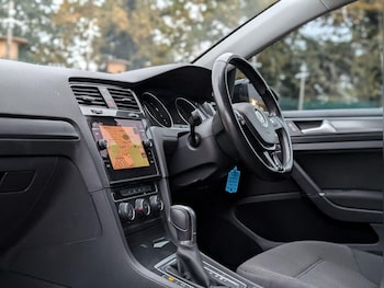 Used Volkswagen Golf 2017 for sale - 75906281: Photo