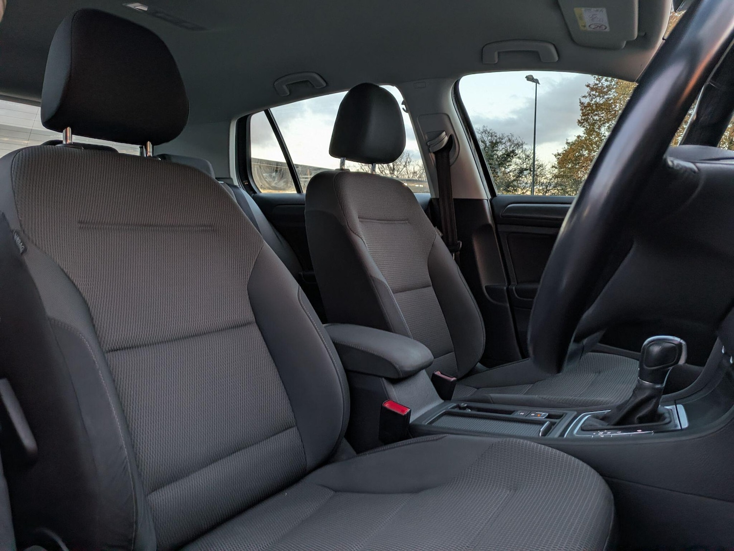 Used Volkswagen Golf 2018 for sale - 76992651: Photo 18