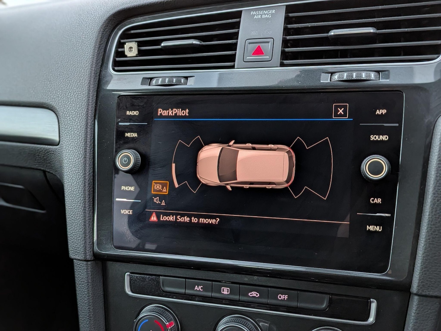 Used Volkswagen Golf 2018 for sale - 76992651: Photo 34