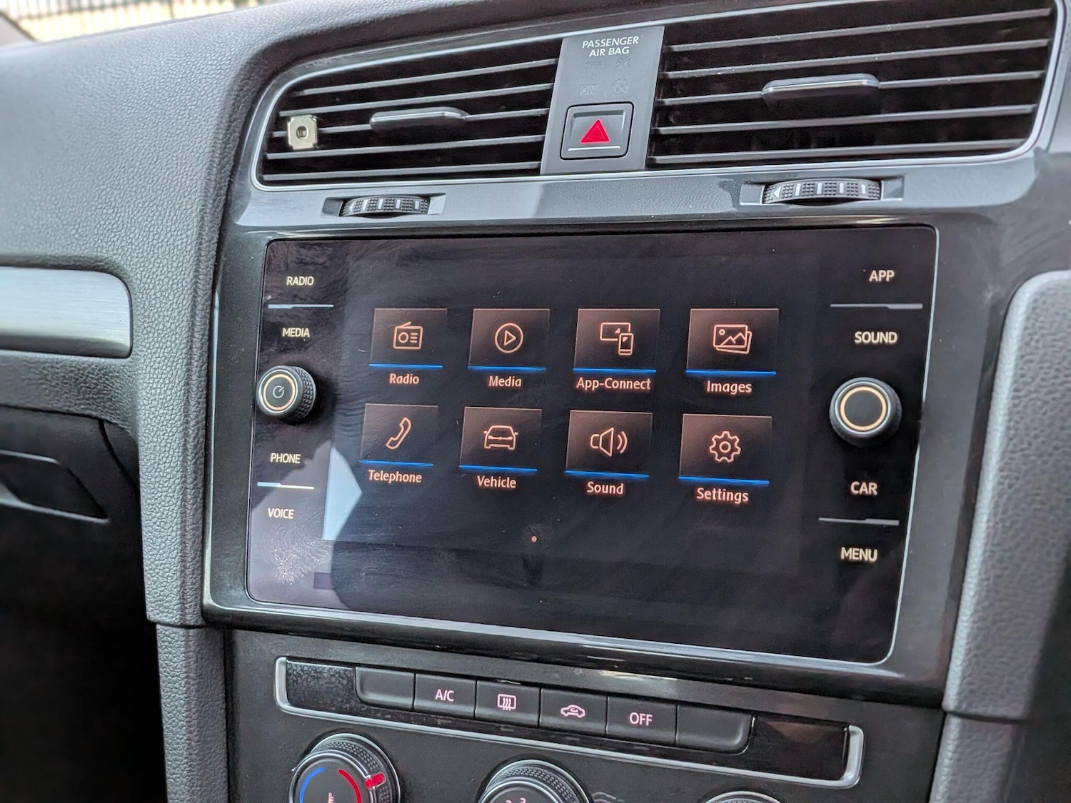 Used Volkswagen Golf 2018 for sale - 76992651: Photo 36