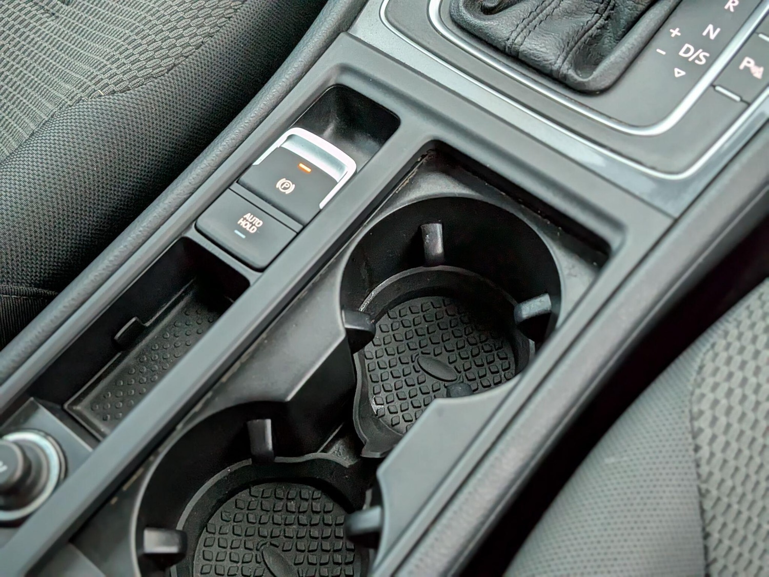 Used Volkswagen Golf 2018 for sale - 76992651: Photo 40