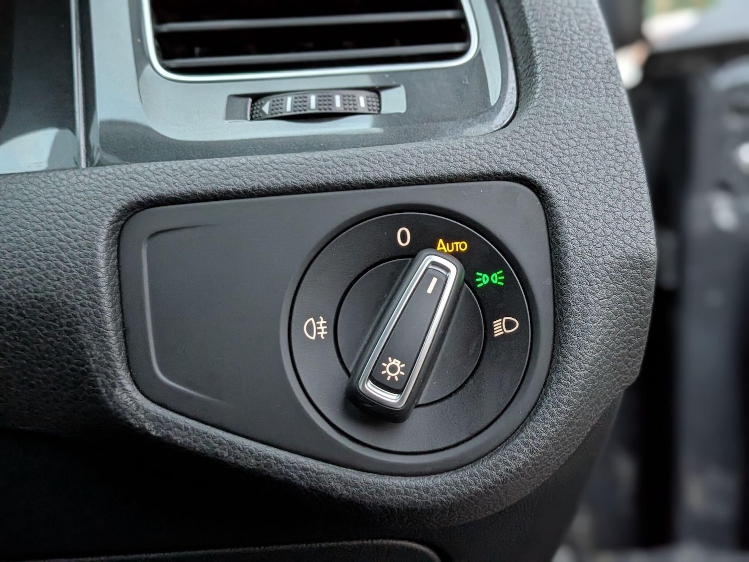 Used Volkswagen Golf 2018 for sale - 76992651: Photo 48