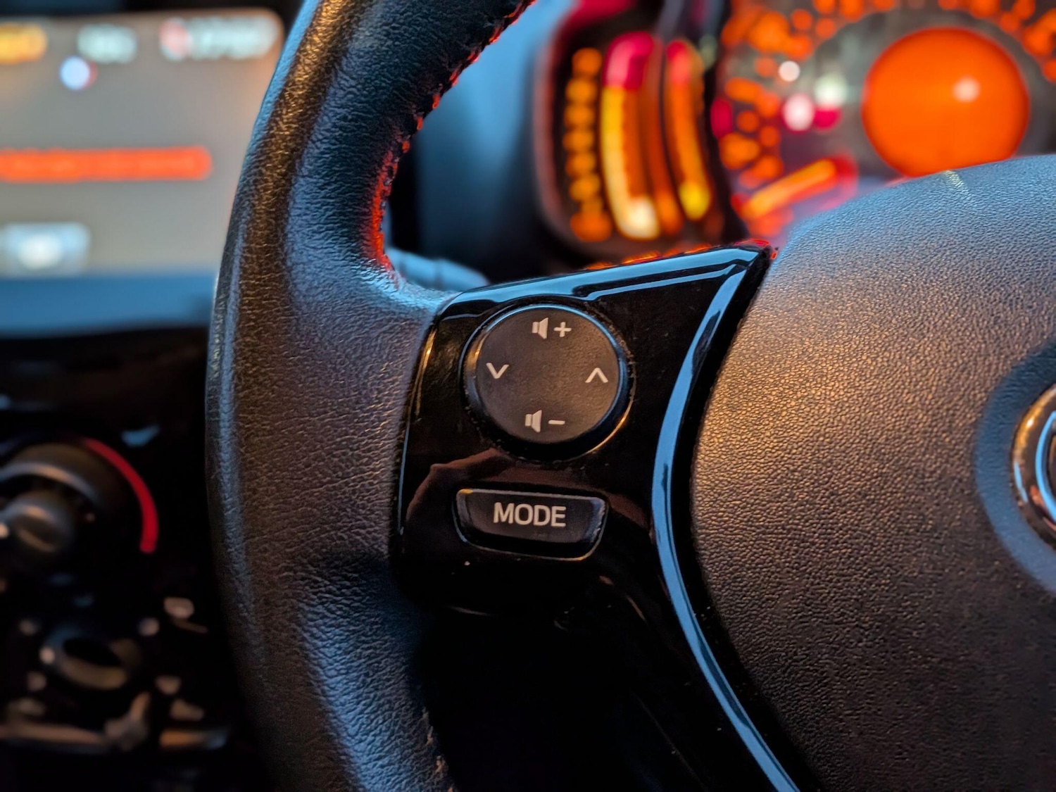 Used Toyota AYGO 2015 for sale - 76424998: Photo 27