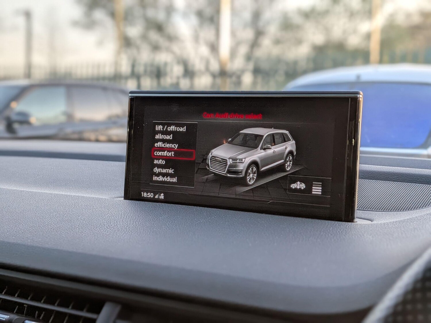 Used Audi Q7 2018 for sale - 78204456: Photo 77