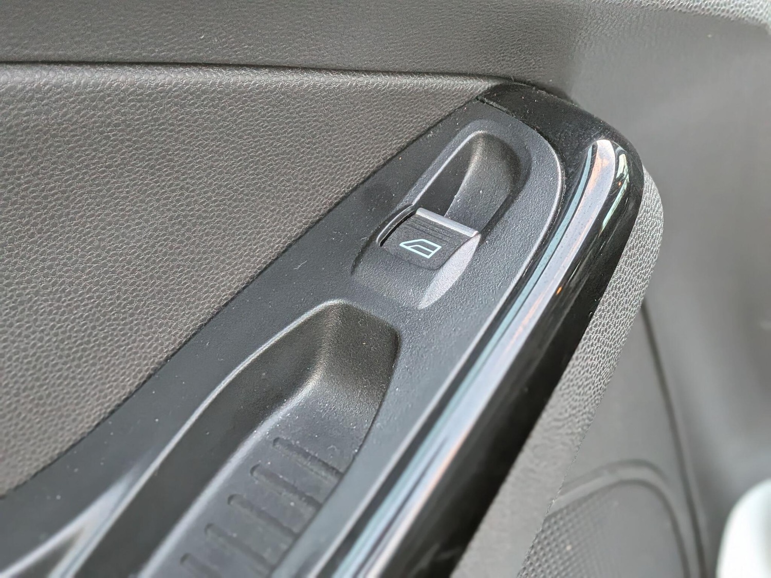 Used Ford Fiesta 2015 for sale - 77898487: Photo 36