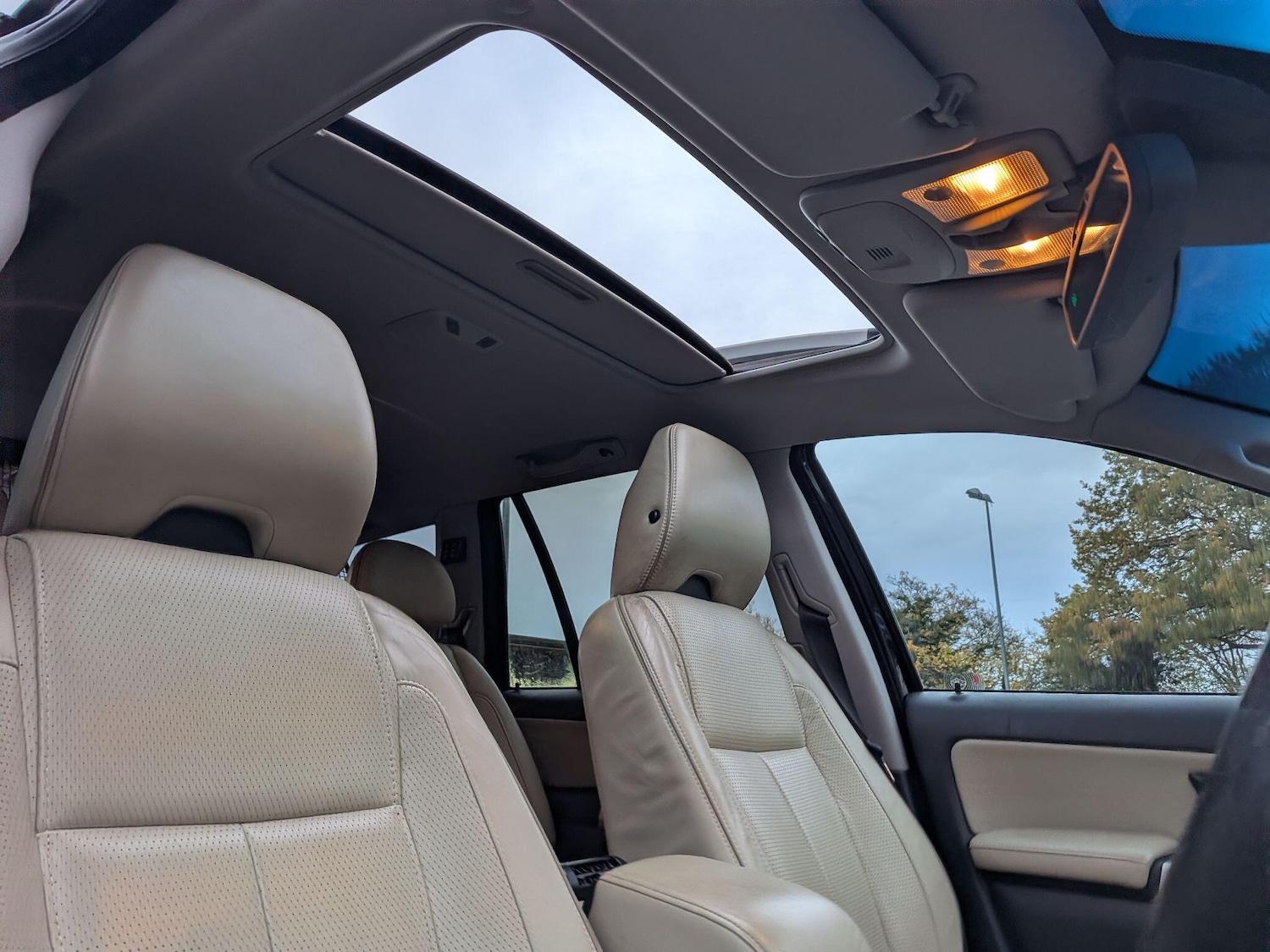 Used Volvo XC90 2011 for sale - 76562392: Photo 22