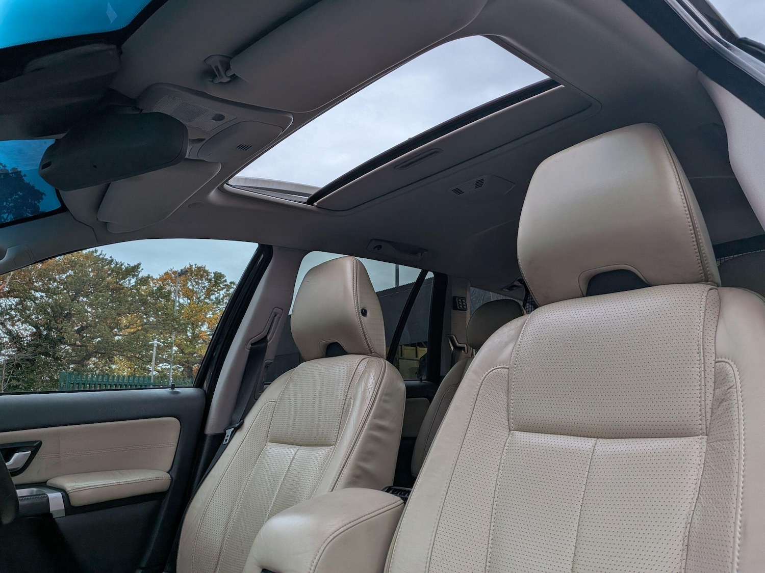 Used Volvo XC90 2011 for sale - 76562392: Photo 28