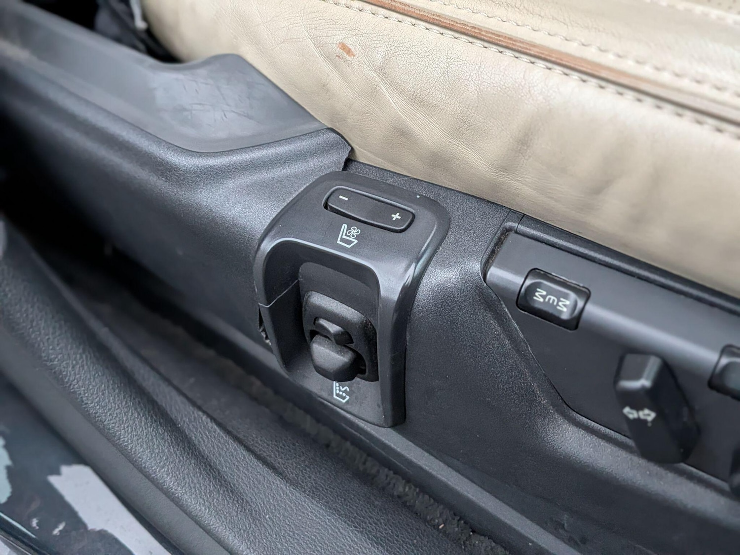 Used Volvo XC90 2011 for sale - 76562392: Photo 31