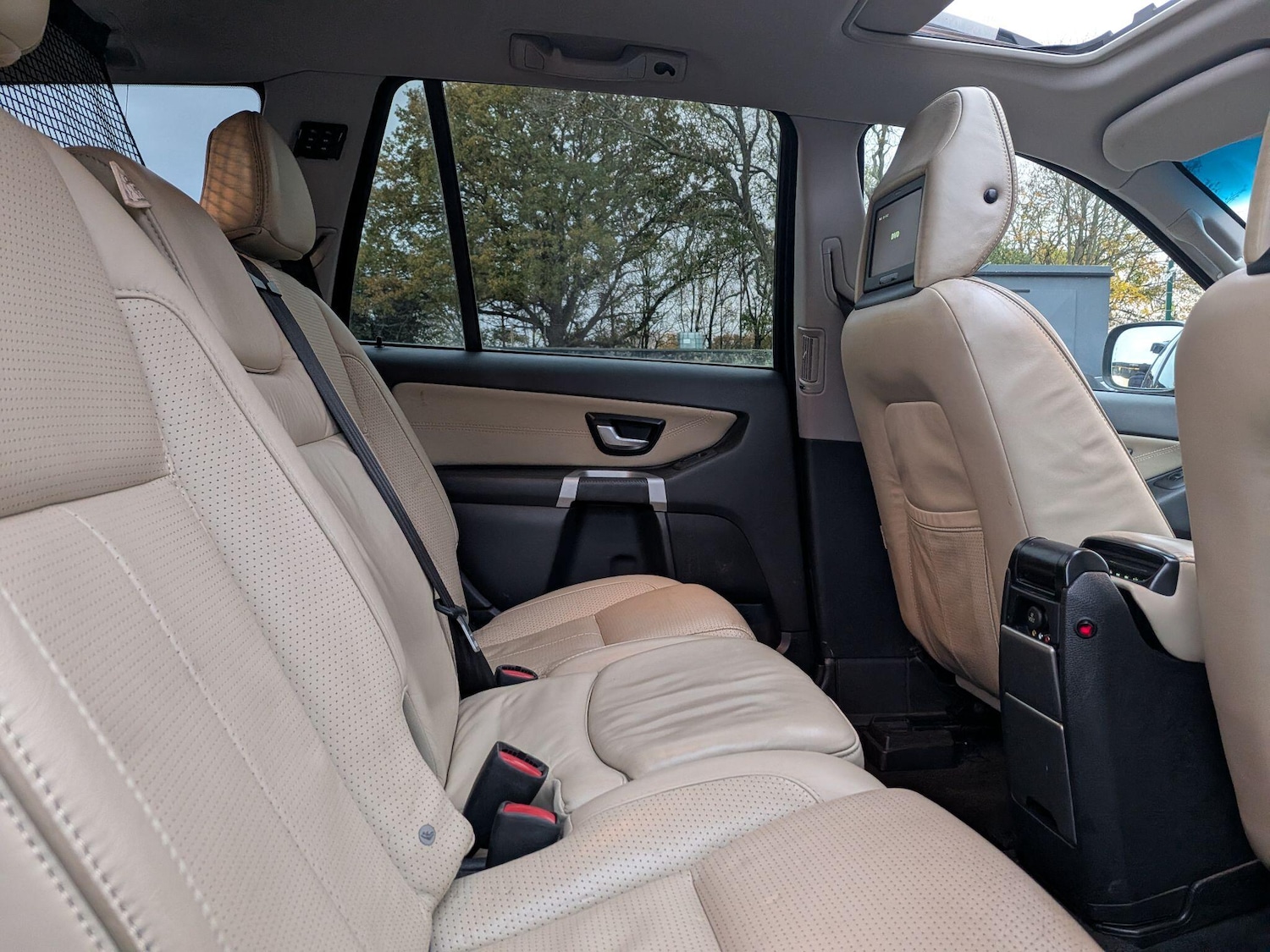 Used Volvo XC90 2011 for sale - 76562392: Photo 32