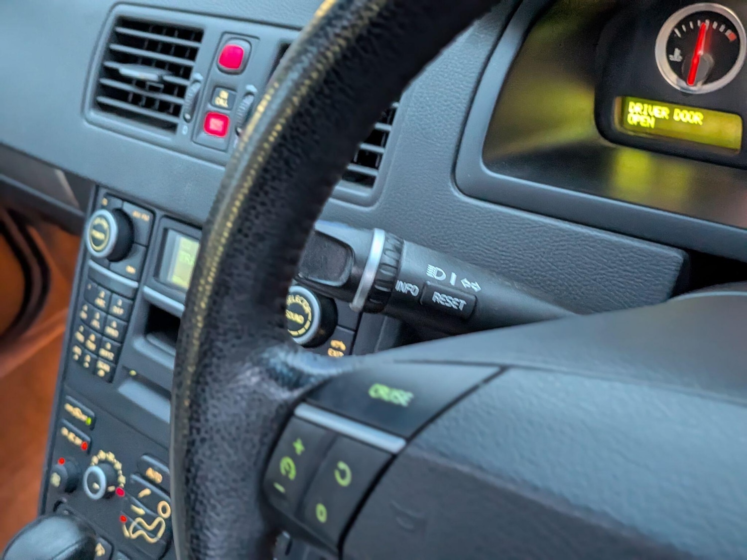 Used Volvo XC90 2011 for sale - 76562392: Photo 44