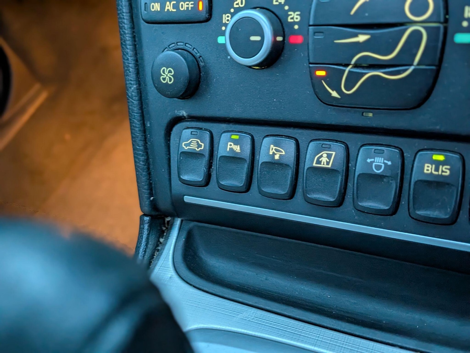 Used Volvo XC90 2011 for sale - 76562392: Photo 64