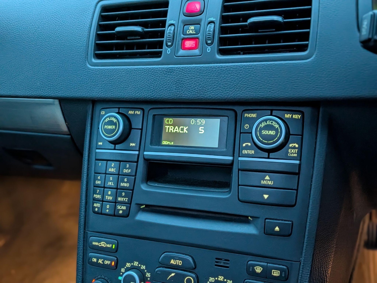 Used Volvo XC90 2011 for sale - 76562392: Photo 67