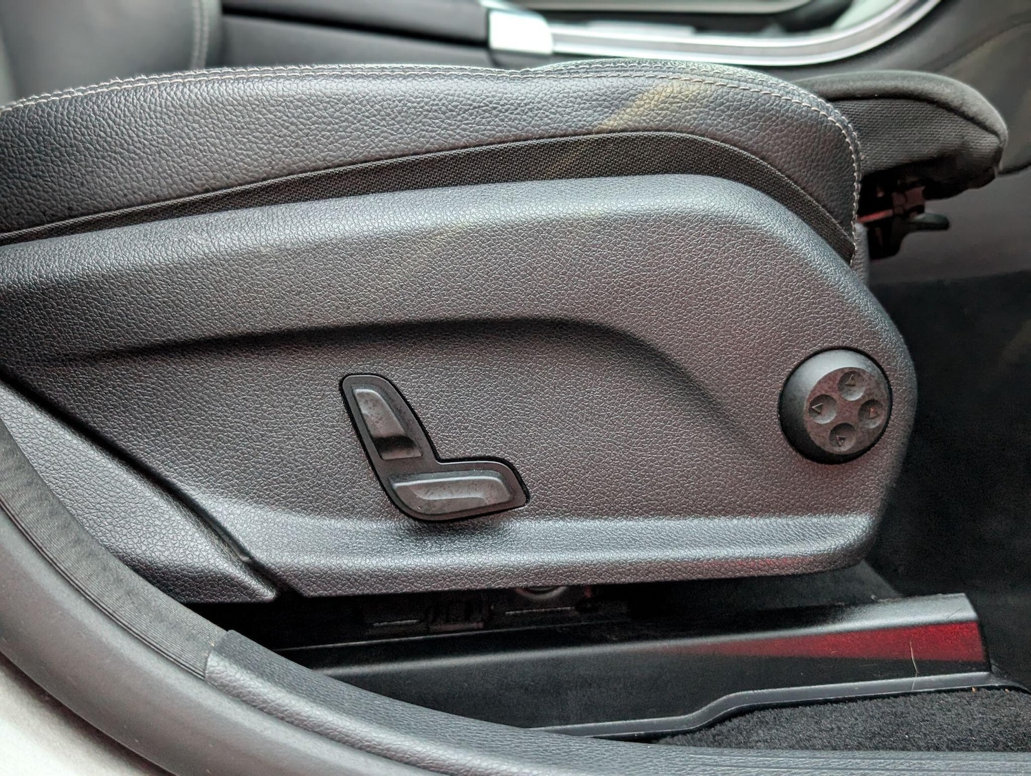 Used Mercedes-Benz GLC 2019 for sale - 75867012: Photo 34