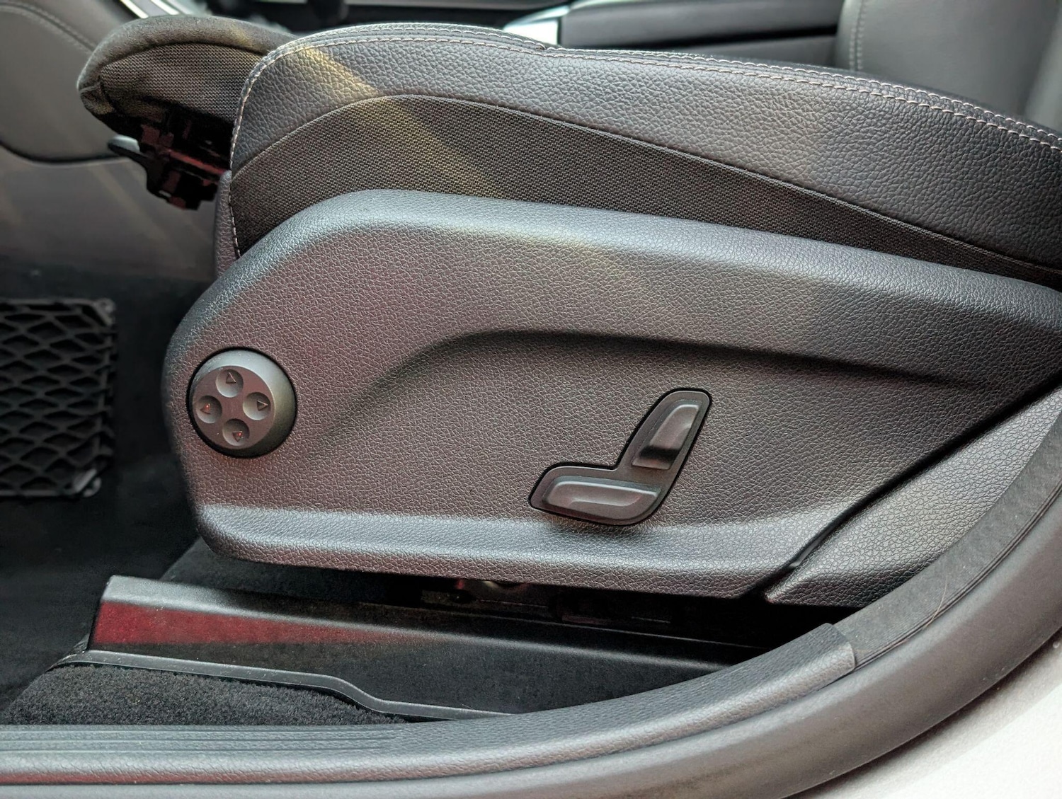 Used Mercedes-Benz GLC 2019 for sale - 75867012: Photo 45