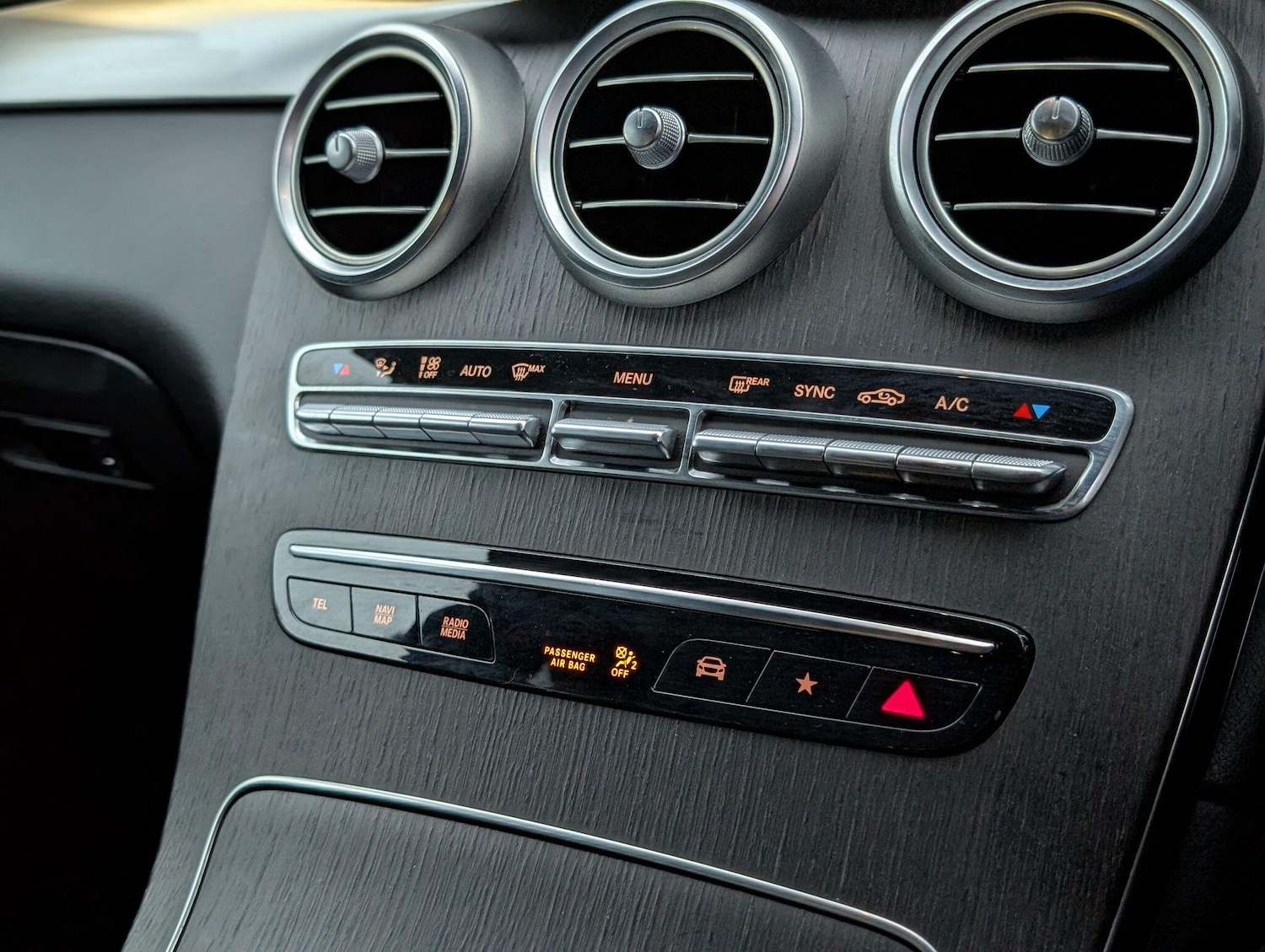 Used Mercedes-Benz GLC 2019 for sale - 75867012: Photo 69