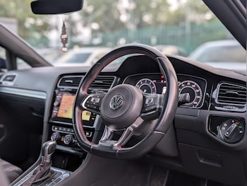Used Volkswagen Golf 2019 for sale - 75362763: Photo