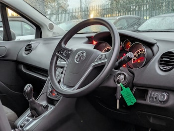 Used Vauxhall Meriva 2015 for sale - 76512640: Photo