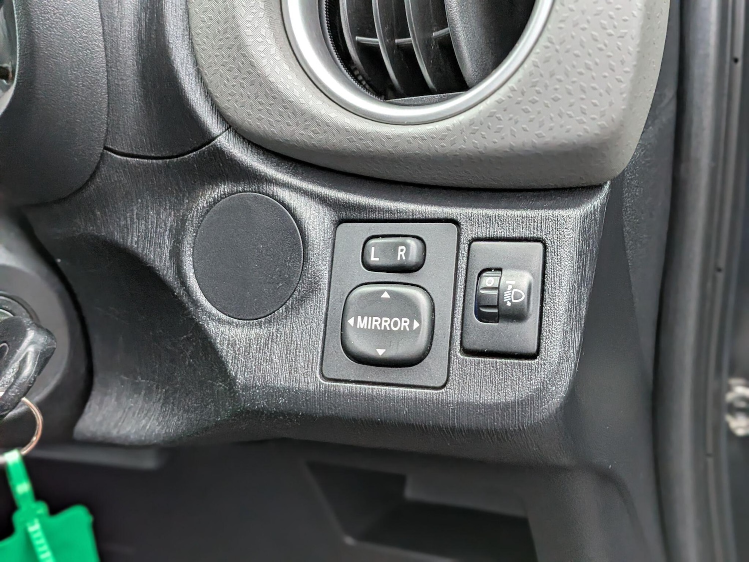 Used Toyota Yaris for sale - 77216305: Photo 31