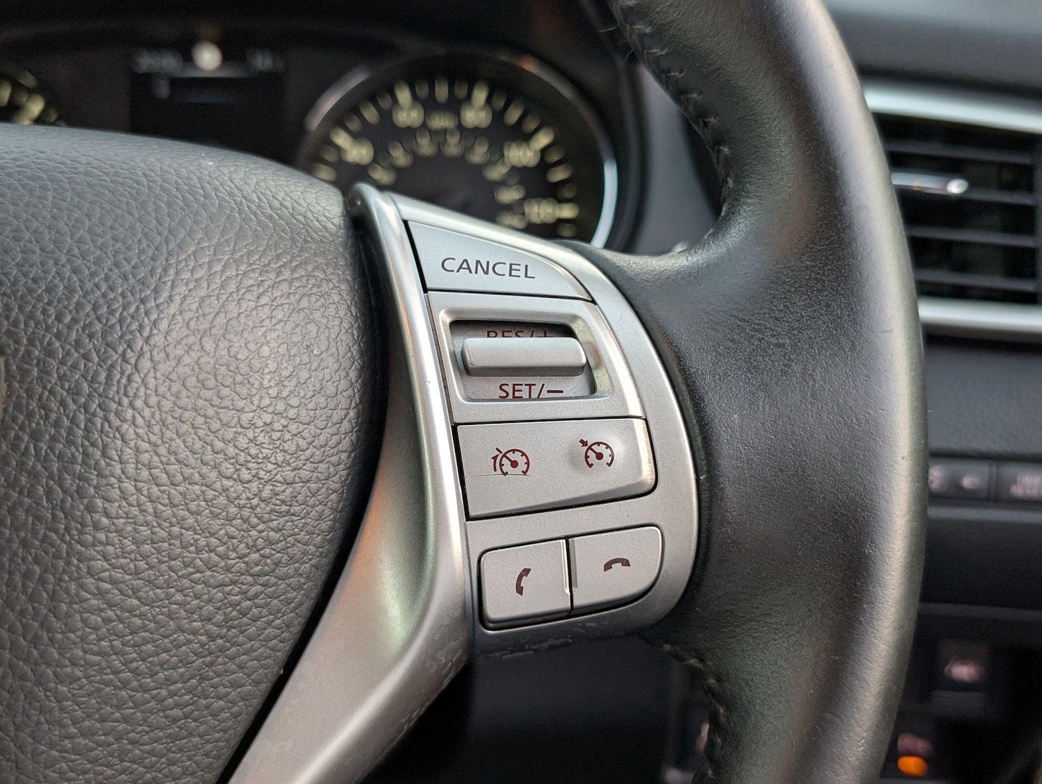 Used Nissan Qashqai 2015 for sale - 76189231: Photo 40