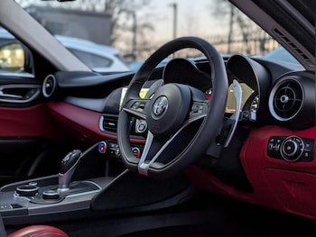 Used Alfa Romeo Giulia 2017 for sale - 76072090: Photo 3