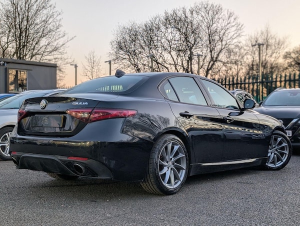 Used Alfa Romeo Giulia 2017 for sale - 76072090: Photo 7