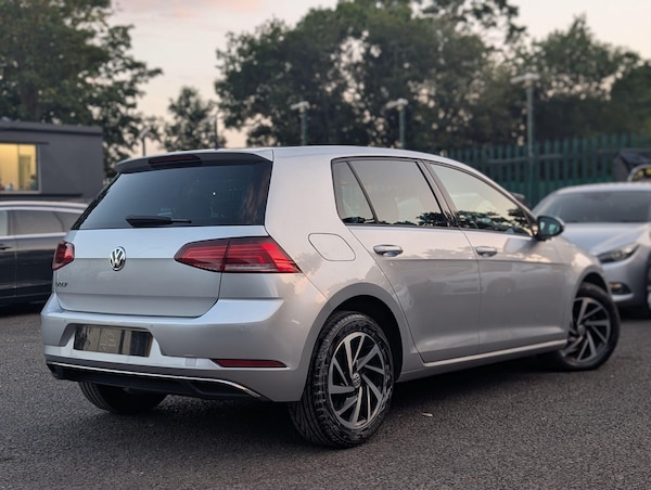 Used Volkswagen Golf 2019 for sale - 75609670: Photo 2