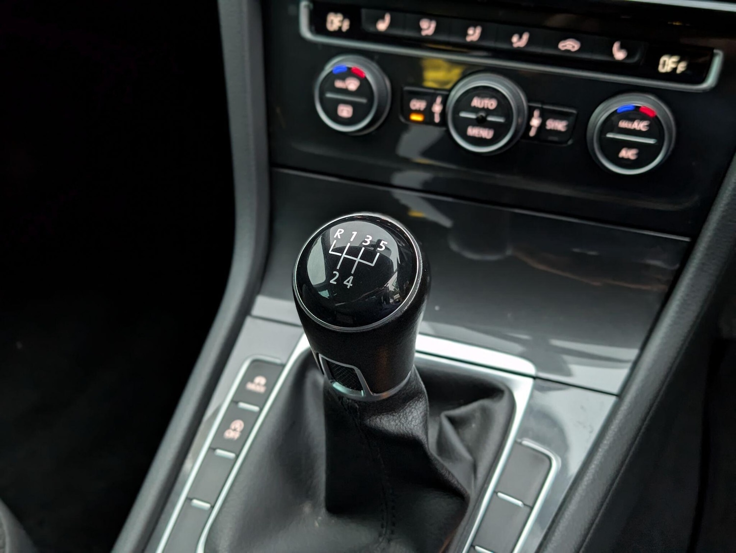 Used Volkswagen Golf 2019 for sale - 75609670: Photo 37