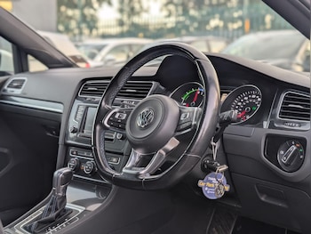 Used Volkswagen Golf 2016 for sale - 75867120: Photo