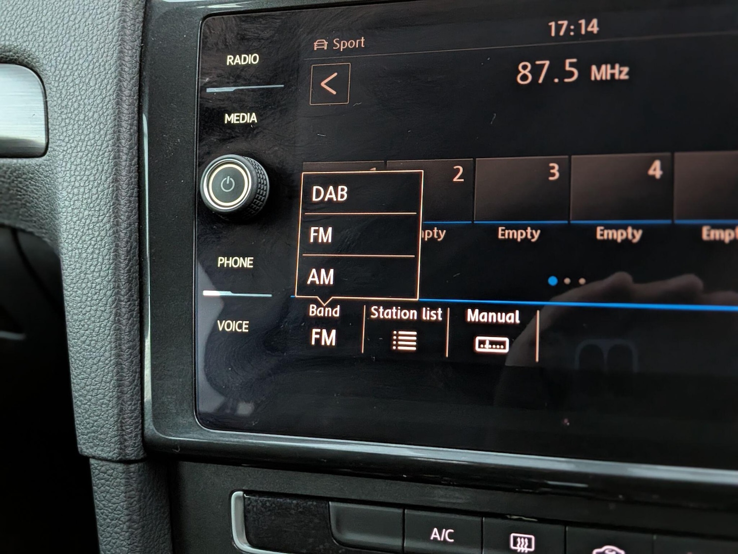 Used Volkswagen Golf 2018 for sale - 76527923: Photo 36