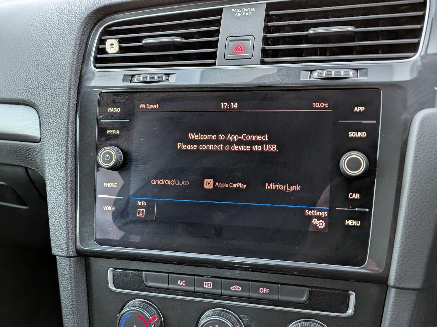 Used Volkswagen Golf 2018 for sale - 76527923: Photo 37