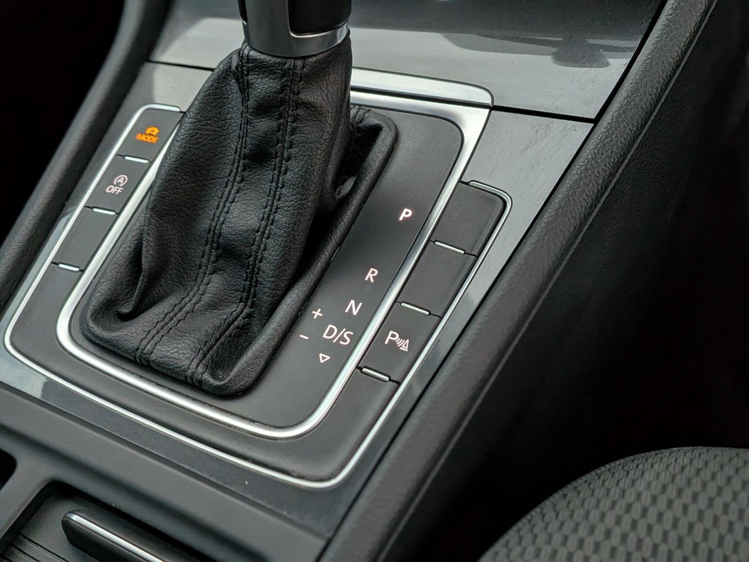 Used Volkswagen Golf 2018 for sale - 76527923: Photo 40