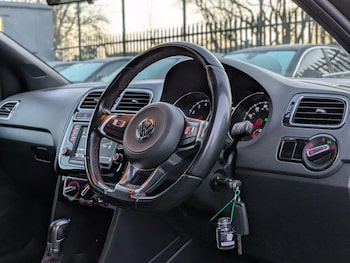 Used Volkswagen Polo 2016 for sale - 79061442: Photo